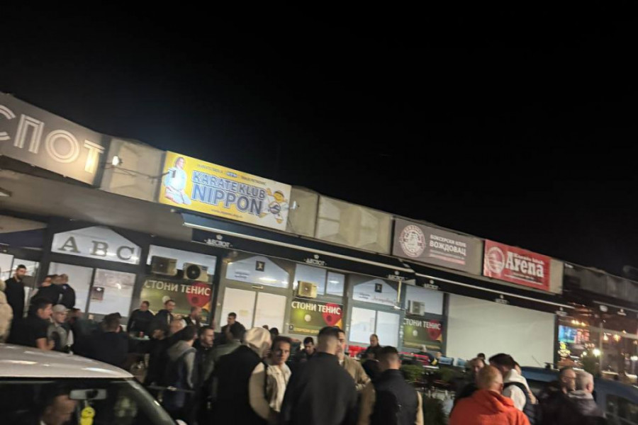 OGROMNO INTERESOVANJE ZA PRVI VEČITI DERBI! Narod nagrnuo ispred Banjice zbog futsala! (FOTO)