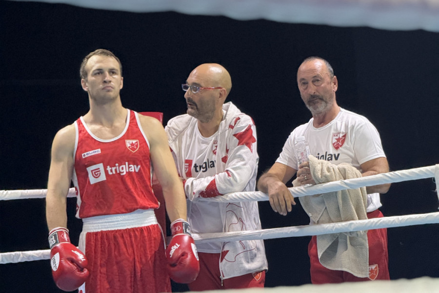 PRELEPE SCENE: Crvena zvezda podigla trofej uz dobro pozantu pesmu! (VIDEO)