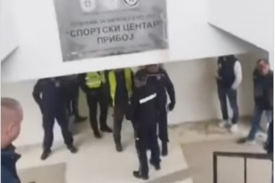 POLICIJA IMALA PUNE RUKE POSLA: Navijači u Srbiji sačekali sudije, a onda je usledio šok (VIDEO)