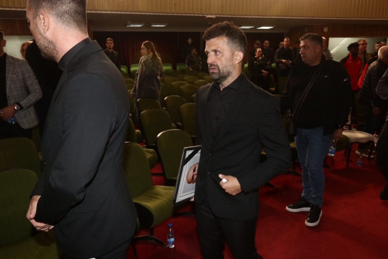 BILI SU NERAZDVOJNI: Sa knedlom u grlu, kum se oprostio od Mladena Žižovića! (VIDEO)