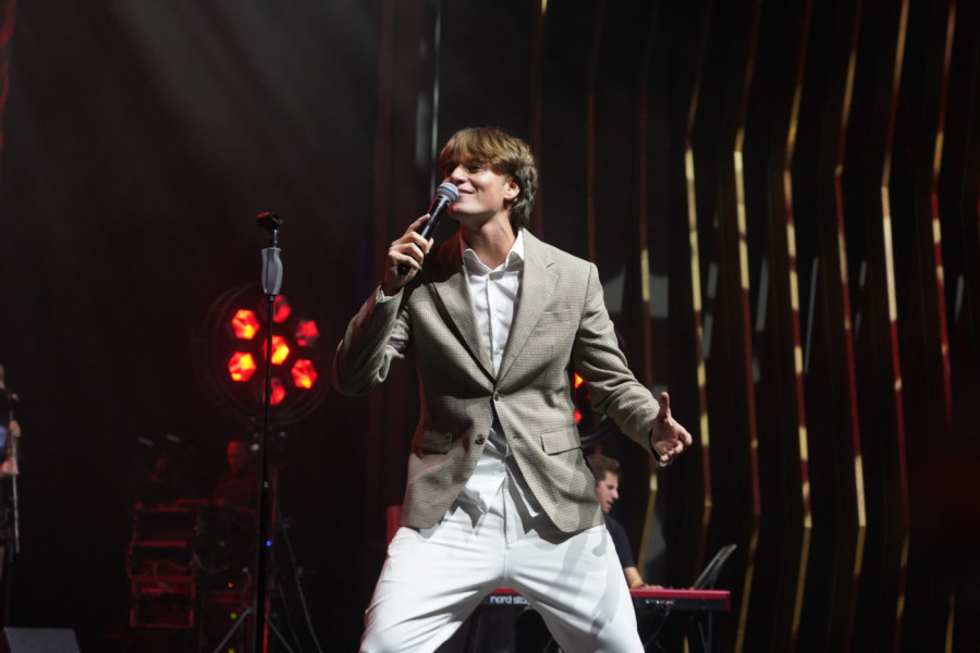 SPORTISSIMO PAPARACO! Jakov Jozinović dao ružu čuvenoj srpskoj sportskoj novinarki! (VIDEO)