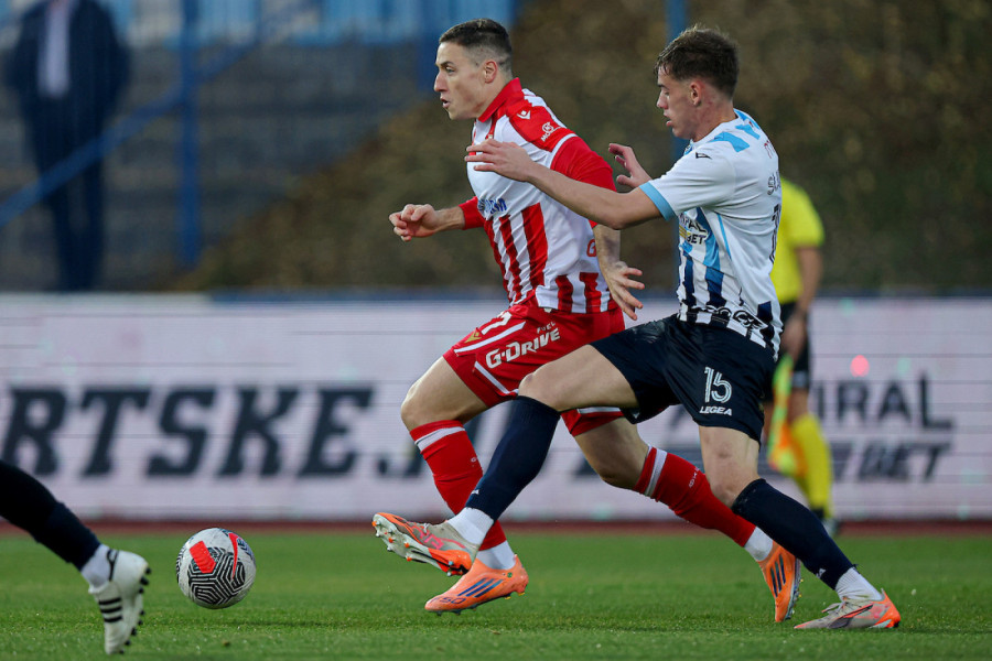 VODI CRVENA ZVEZDA: Kostov se lepo snašao u kaznenom prostoru i gađao mrežu glavom!