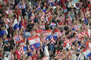 Stršljenovi napravili haos na meču reprezentacije Hrvatske: Navijačima i igračima nije bilo prijatno