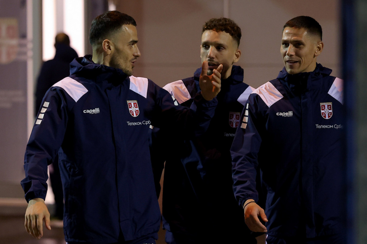 NOVA PREPREKA ZA "ORLOVE" U LONDONU: Ovo nije trebalo izabranicima Veljka Paunovića (VIDEO)