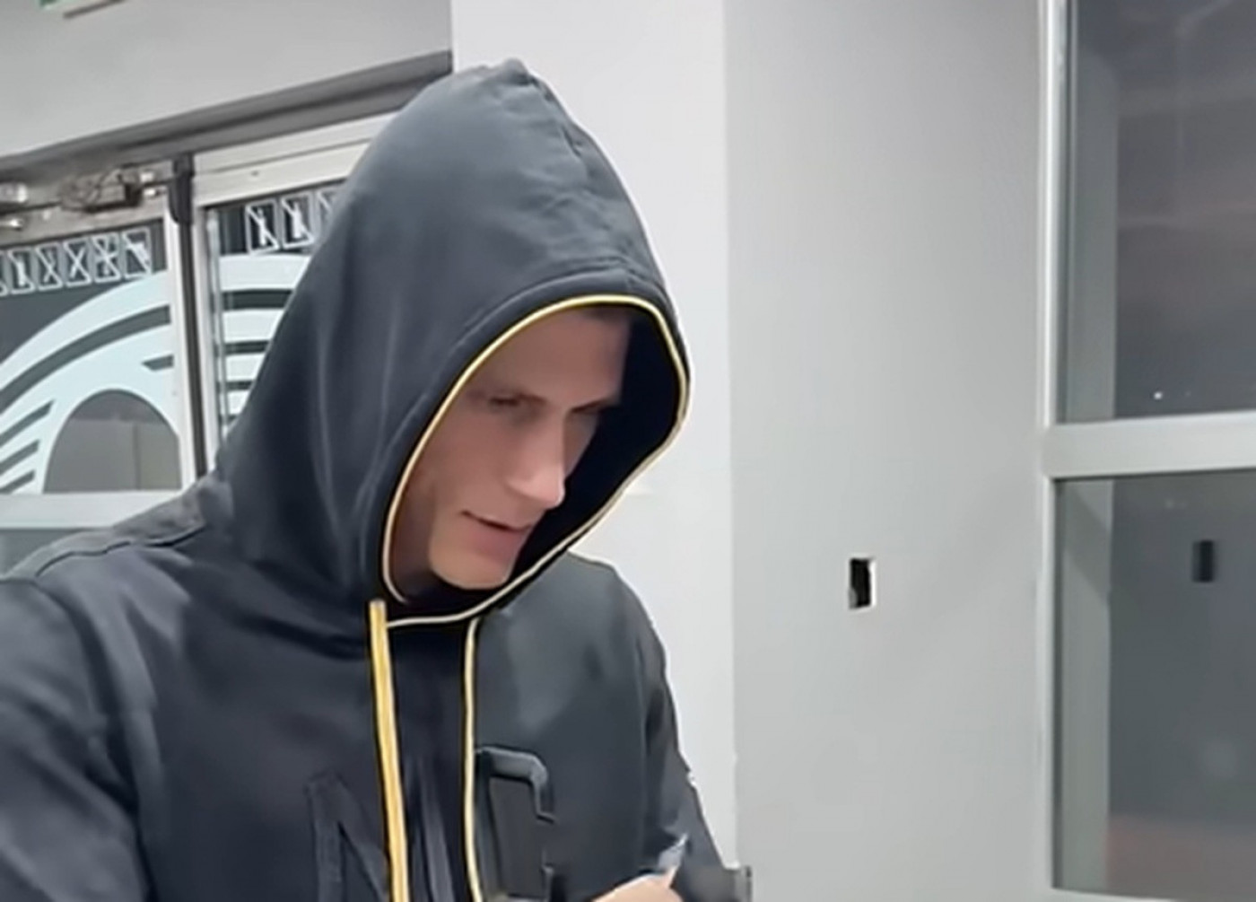 Nemanja Nedović potpisuje Zvezdin dres posle meča s Partizanom