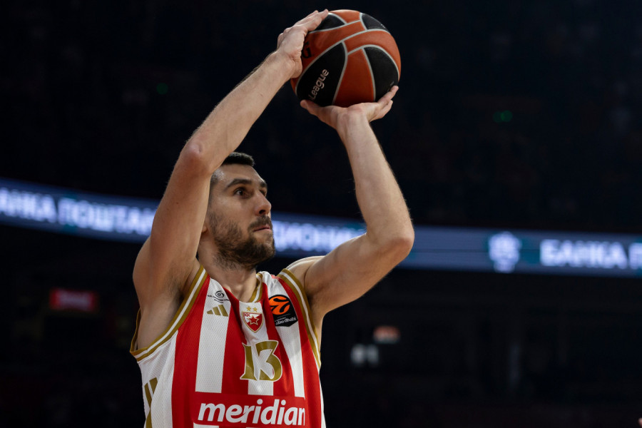 ARENA SLAVI DOBRIĆA! Popularni Šegi vratio Zvezdi vođstvo!