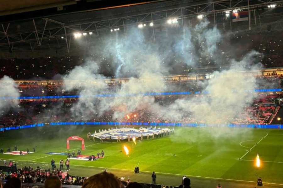 MOĆAN SIMBOL NA GRUDIMA "ORLOVA": Za pobedu Srbije nad Engleskom!