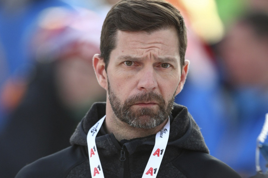 SKANDAL LEGENDE SPORTA: Došao mrtav pijan, popeo se na binu, pa počeo da se tetura!