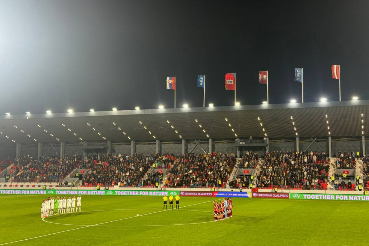 SABLASNA TIŠINA U LESKOVCU: Srbija i Letonija minutom ćutanja odale poštu Mladenu Žižoviću! (FOTO)