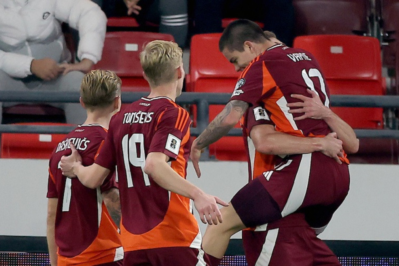 HLADAN TUŠ U LESKOVCU: Evo kako su Letonci utišali Dubočicu! (VIDEO)