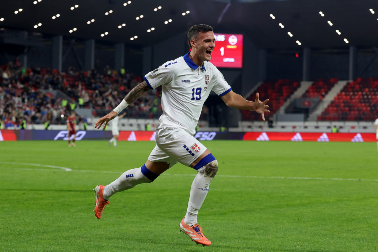 STANKOVIĆ KRENUO STOPAMA SVOG OCA: Na isti način postigli svoje prve golove - Deki je sigurno ponosan! (VIDEO)