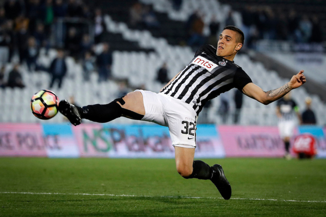 FUDBALSKI GROM IZ VEDRA NEBA: Uroš Đurđević na pragu svetskog fudbalskog velikana!