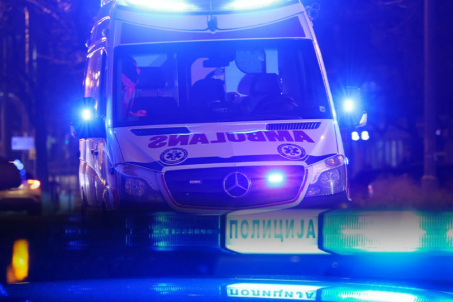 DRAMA NA AUTOPUTU: Fudbaleri spašavali putnike iz zapaljenog vozila! (VIDEO)