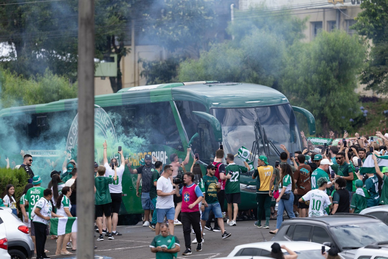 VASKRSLI, ALI BUKVALNO: Sećate li se Šapekoensea, kluba CELOG stradalog u avionskoj nesreći?