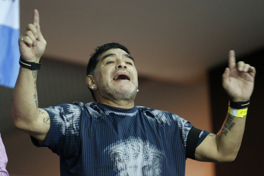 NIKAD PREŽALJEN, NIKAD ZABORAVJEN: U Srbiji osvanula potresna čitulja na dan Maradonine smrti (FOTO)