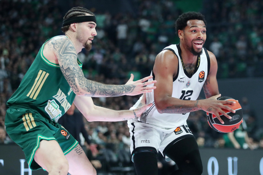 PAO SE NE ZAUSTAVLJA! Grci otišli na +14, Obradović hitno pozvao JOŠ JEDAN tajmaut