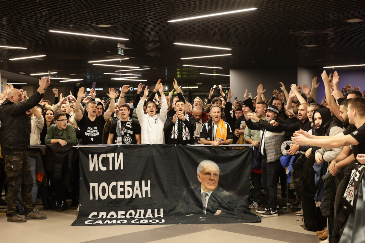GROBARI U ŠOKU: Na aerodromu čekaju Željka, a dočekali legendu Zvezde! (FOTO)