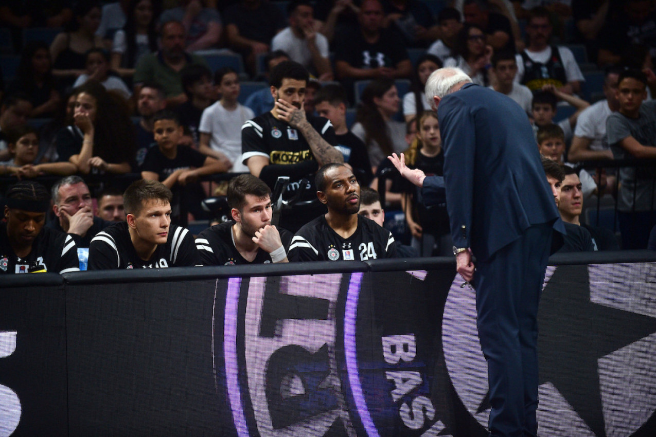 PONOVNO OGLAŠAVANJE IGRAČA PARTIZANA: Brutalna poruka koja će RAZGALITI GROBARE! (FOTO)