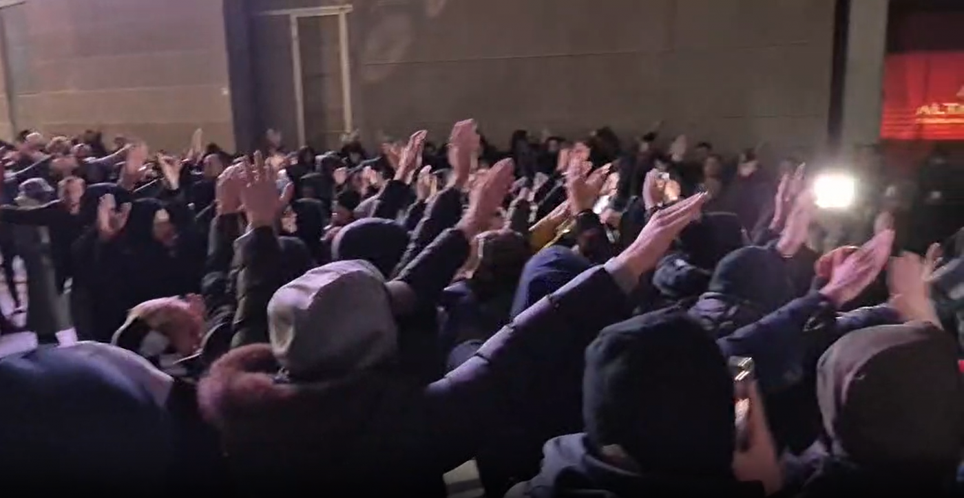 Grobari zagrmeli ispred Beogradske Arene! Ori se "Obradović Željko"