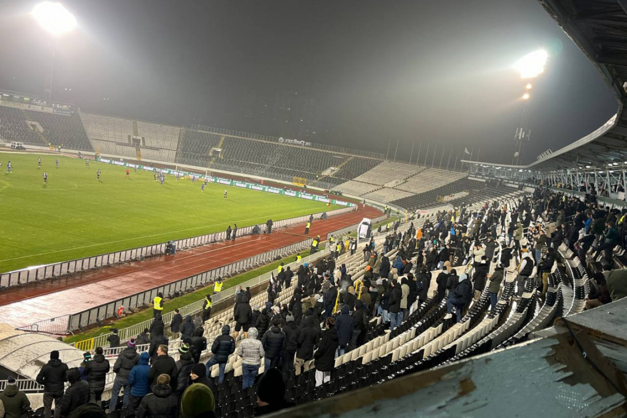 EMOTIVNO U HUMSKOJ: Navijači uzvikuju ime Željka Obradovića! (VIDEO)