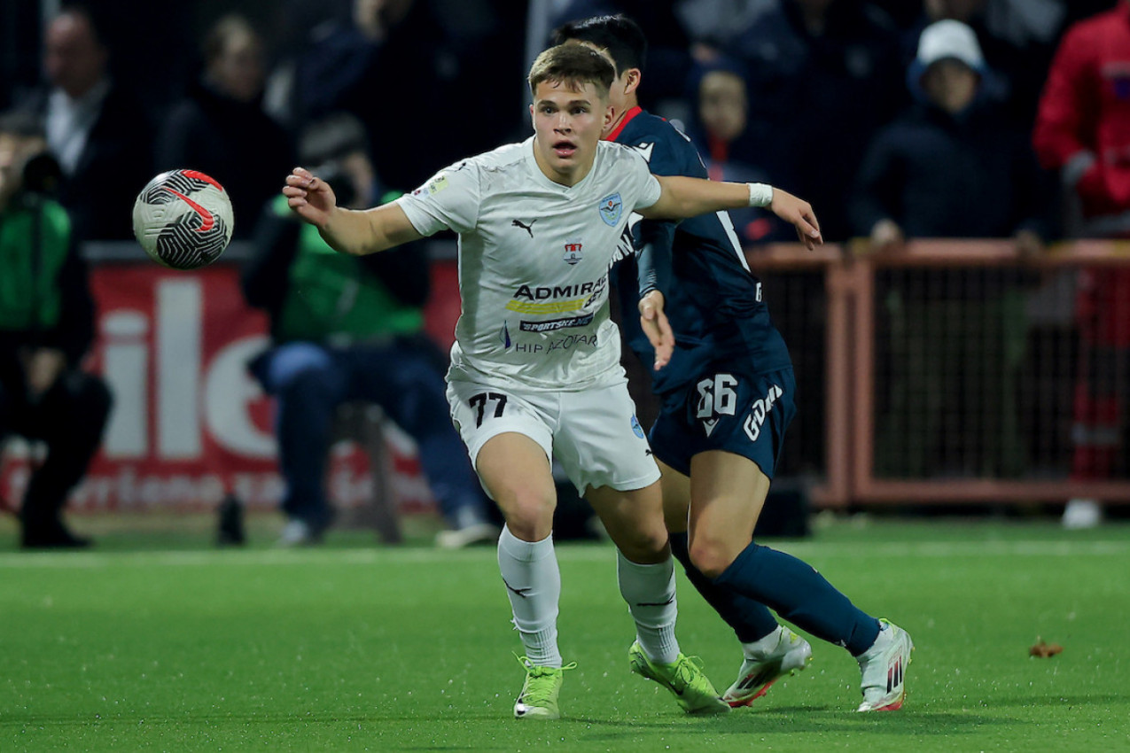 IZ PARTIZANA I ZVEZDE NA VELIKA VRATA U SENIORSKI FUDBAL: Ko je mladić o kome bruji Prva liga?