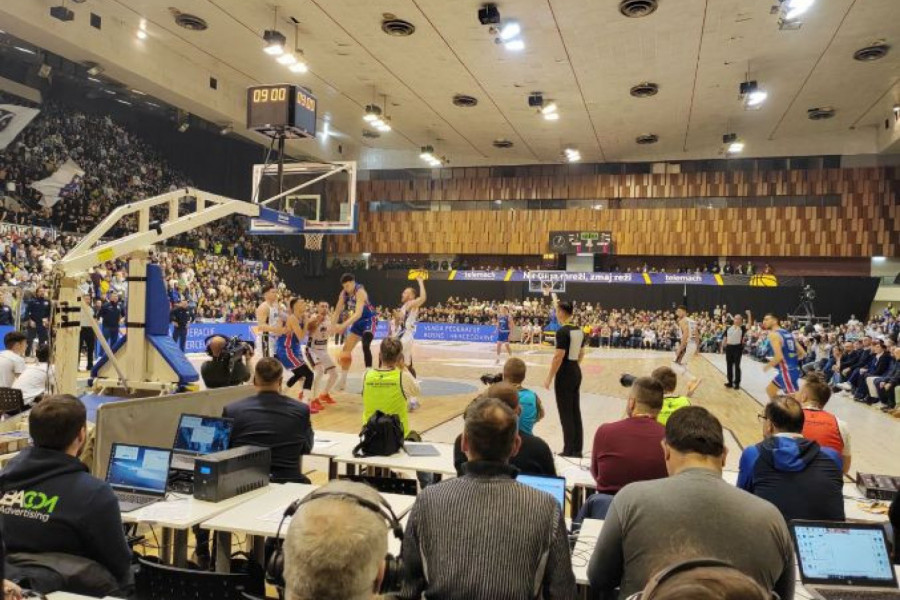 NEVIĐENA BRUKA I SKANDAL U SARAJEVU: Izviždana himna Srbije "Bože pravde"! (VIDEO)