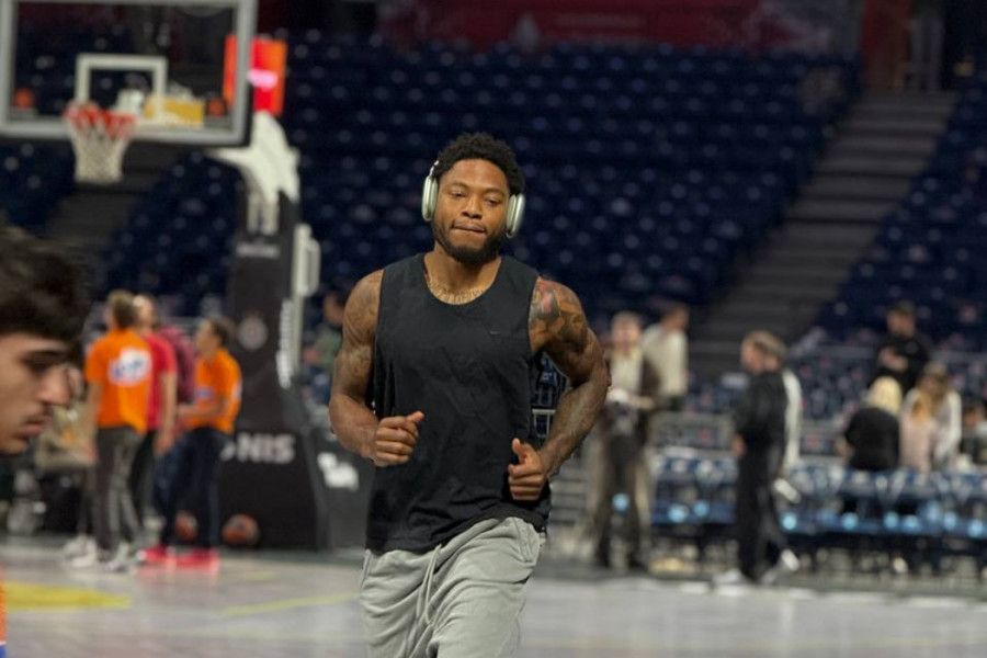 NIJE MU LAKO! Grobari  najstrašnije vređali Tajrika Džonsa! (VIDEO)