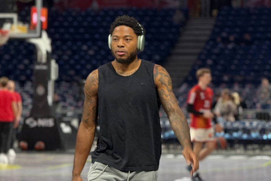 TEŠKO IZVOJEVANA BITKA: Tajrik Džons kratko posle večitog derbija! (VIDEO)