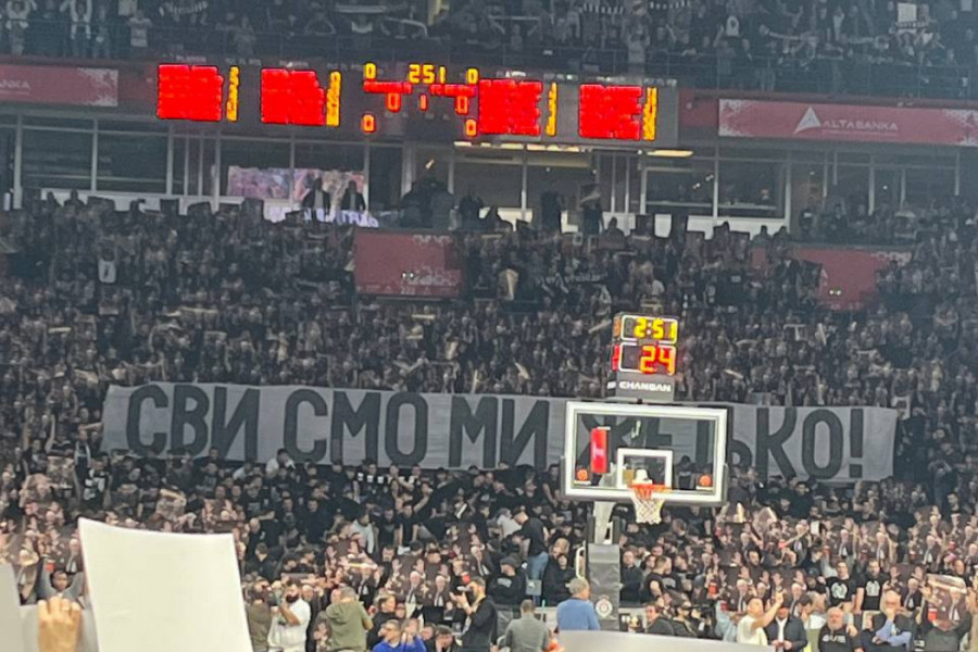 GROBARI OPET POSLALI PORUKU ŽELJKU OBRADOVIĆU: Evo šta su navijači Partizana skandirali pred meč (VIDEO)