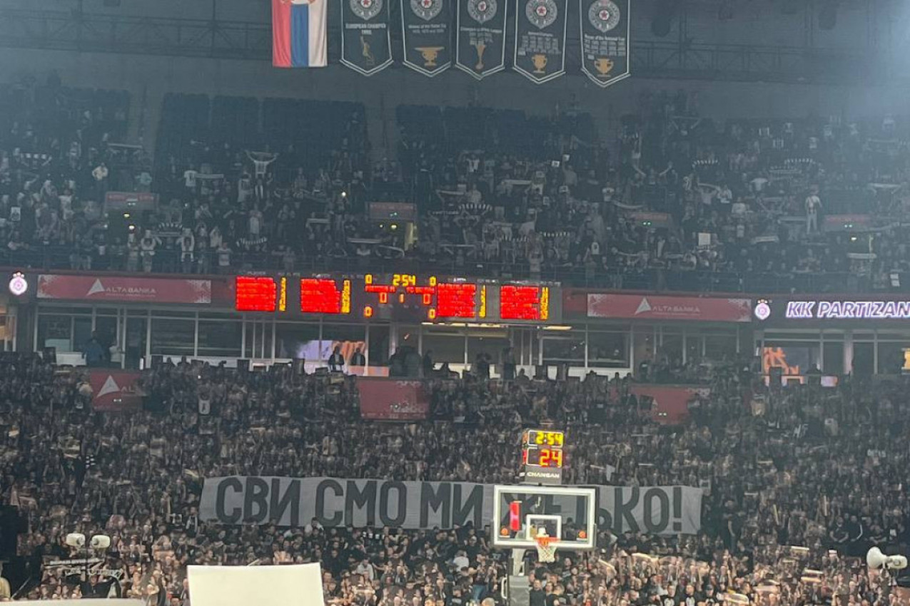 EMOTIVNO U ARENI: Grobari imali VAŽNU PORUKU ZA ŽELJKA OBRADOVIĆA! (VIDEO)