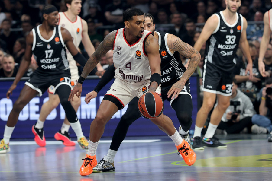 PARTIZAN DOSTA ENERGIČNIJI, ALI NEMA PREOKRETA! Bajern održava prednost! (FOTO, VIDEO)