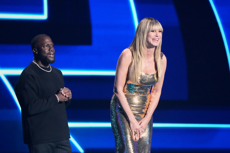 ČUVENA GLUMICA ZASENILA LEPOTOM: Voditelji žreba za Mundijal u prvom planu - nemačka  "BOMBA" i genijalni komičar! (FOTO)