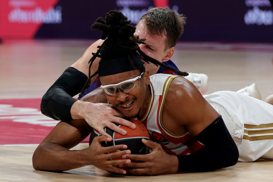 (POLUVREME) KLAJBURN URNIŠE ZVEZDU: Španci preuzeli kormilo, a u Areni spektakl!