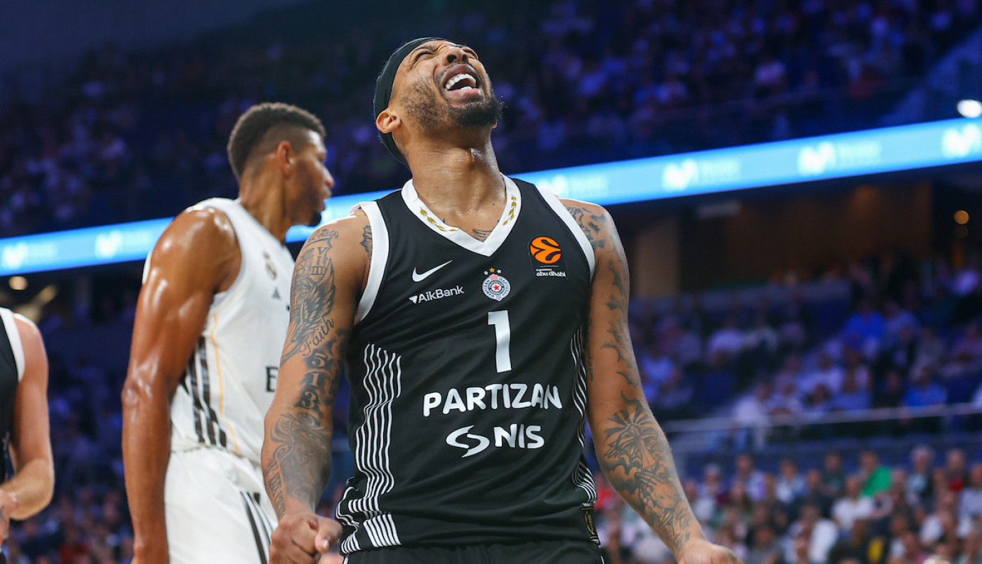 OGLASIO SE KARLIK DŽONS: Ovo će oduševiti grobare pred nastavak sezone