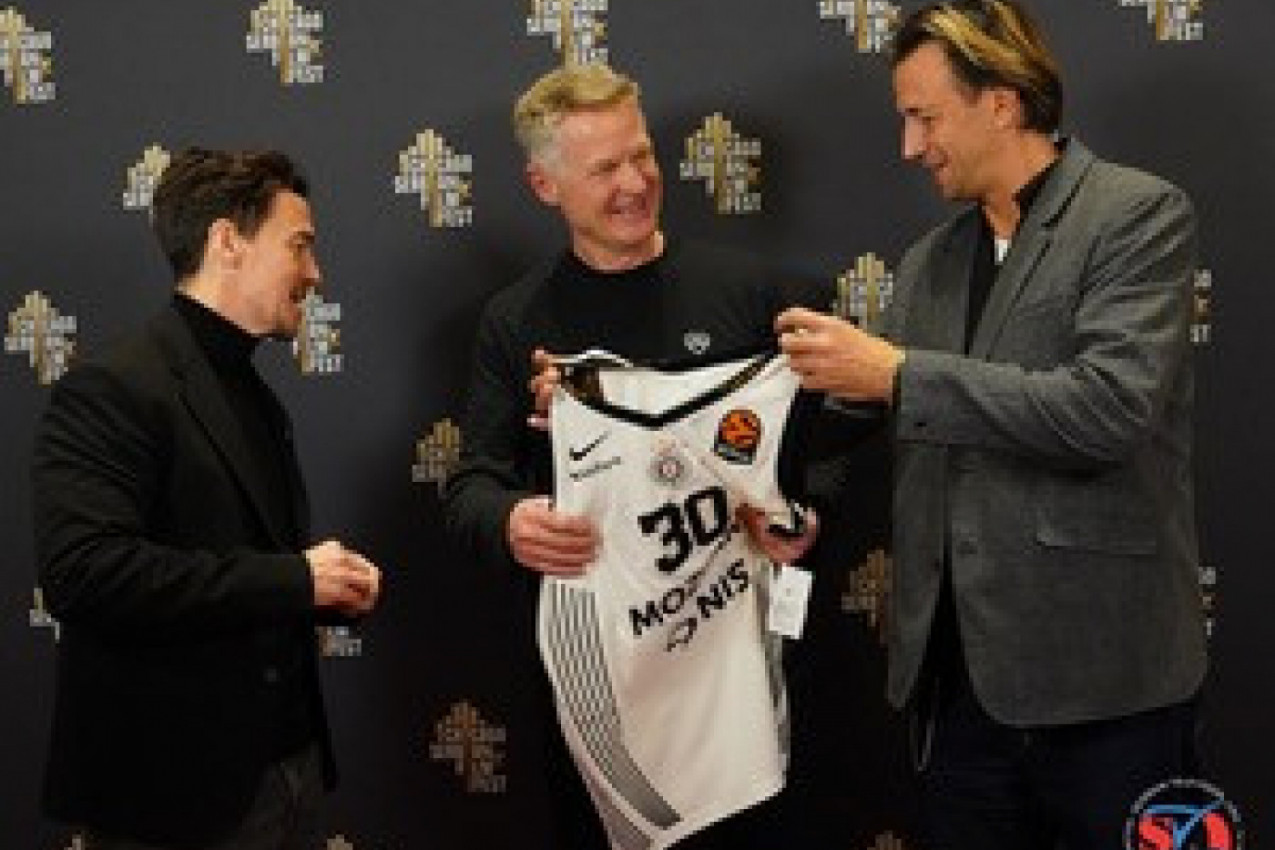 PREDIVAN GEST: Golden Stejt na projekciji filma o Dejanu Milojeviću! (VIDEO)