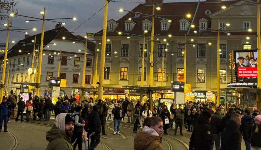 AUSTRIJANCI DIGLI NAJJAČE ORUŽJE ZBOG DELIJA: Policija u Gracu spremna na sve (VIDEO)