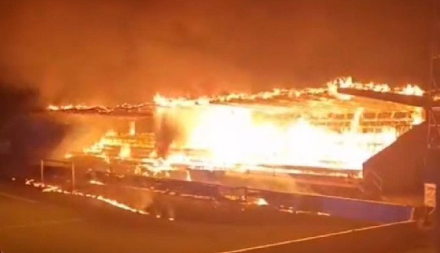 ŠOK: Besni navijači zapalili stadion zbog ispadanja kluba! (VIDEO)