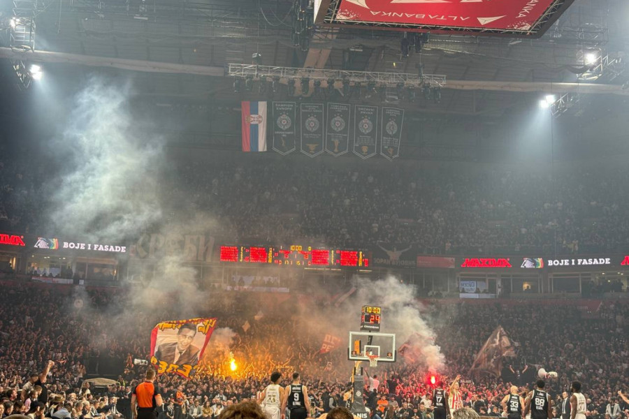 DOBRODOŠLI U PAKAO: Navijači Partizana "ZAPALILI" BEOGRADSKU ARENU! (VIDEO)