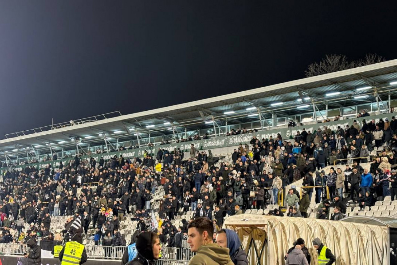 NIJE KAO U ARENI, ALI MOŽE DA PROĐE: Evo koliko grobara se trenutno nalazi na meču Partizana i Napretka! (VIDEO)