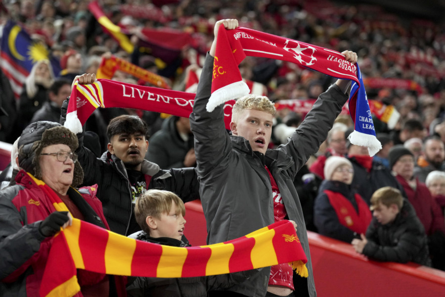 LEGENDARNI FUDBALER HITNO HOSPITALIZOVAN: Ovo su poslednje informacije o njegovom zdravstvenom stanju!