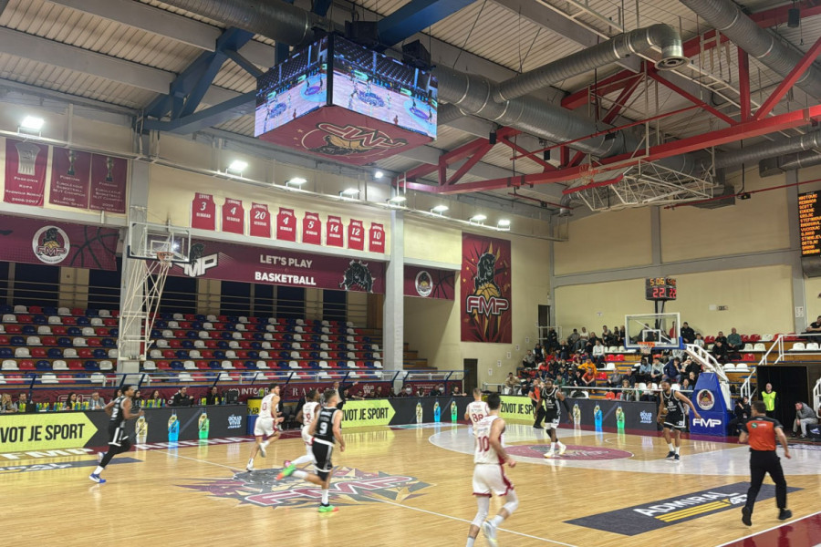 FMP BOLJE OTVORIO MEČ: Partizan dosta greši, "panteri" u blagoj prednosti!