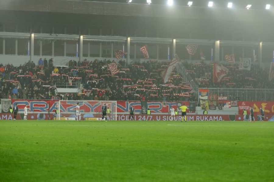 SVE JE GRMELO: Pogledajte šta su delije priredile igračima Zvezde posle novog kiksa! (VIDEO)