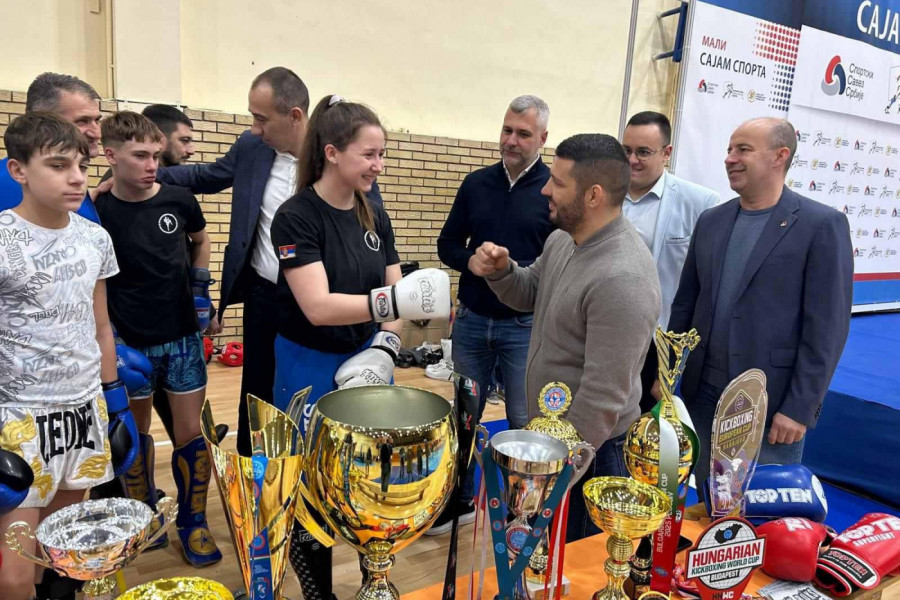 Mali sajam sporta okupio mališane u Bečeju