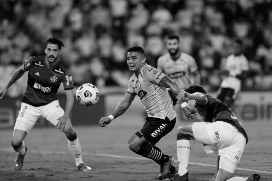 UBIJEN FUDBALER BARSELONE: Napadači pucali na njega, ženu i majku