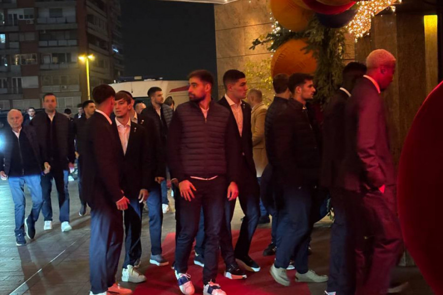 U STILU ŠAMPIONA! Pogledajte kako su se pojavili fudbaleri Zvezde s Milojem na čelu na promociji monografije! (FOTO, VIDEO)