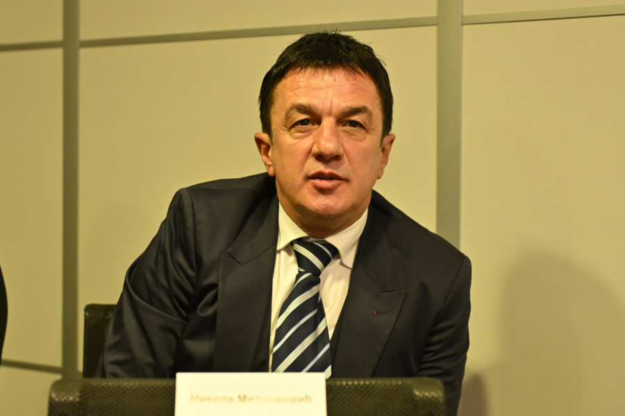 IZNENAĐENJE NA DODELI ZLATNE LOPTE: Ova nagrada nije bila najavljena, a dobio je čuveni srpski trener! (VIDEO)