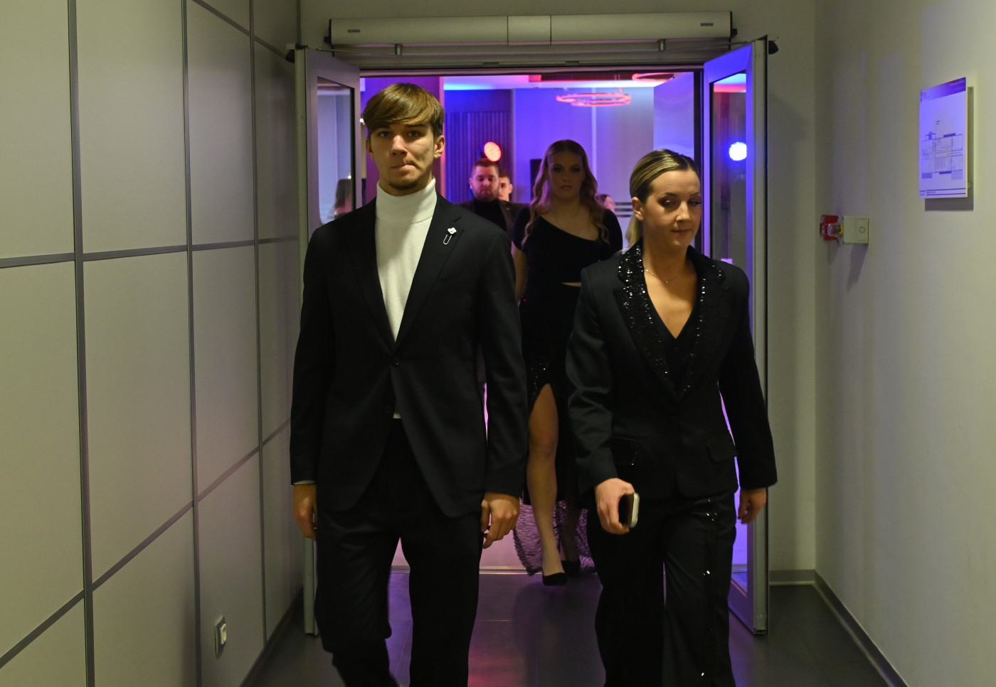 Veljko Paunović uručio "Zavet za pobedu" Vasiliju Kostovu