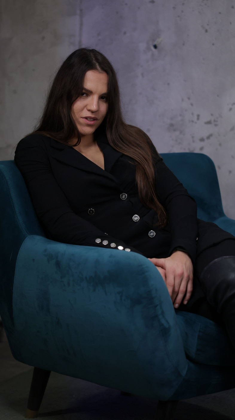 Kako je Milana Bjelogrlić sa klavira prešla na kik boks