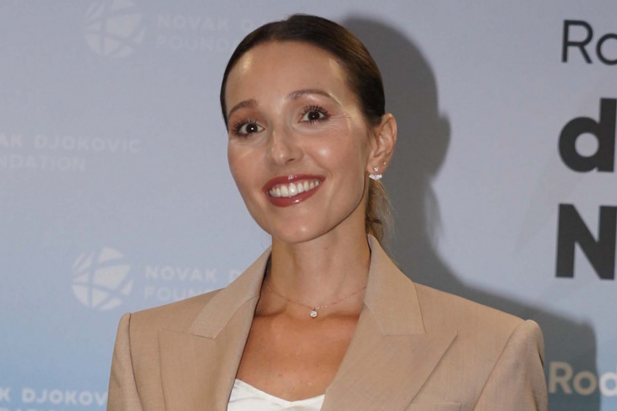 JELENA ĐOKOVIĆ ČESTITALA TITULU "DELFINIMA": Moćna poruka Noletove supruge posle istorijskog podviga Srbije! (FOTO)