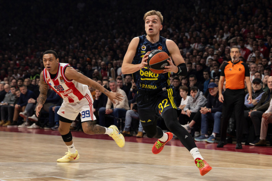 LOŠE VESTI ZA FENERBAHČE: Važan igrač se povredio - van terena na neodređeno vreme!